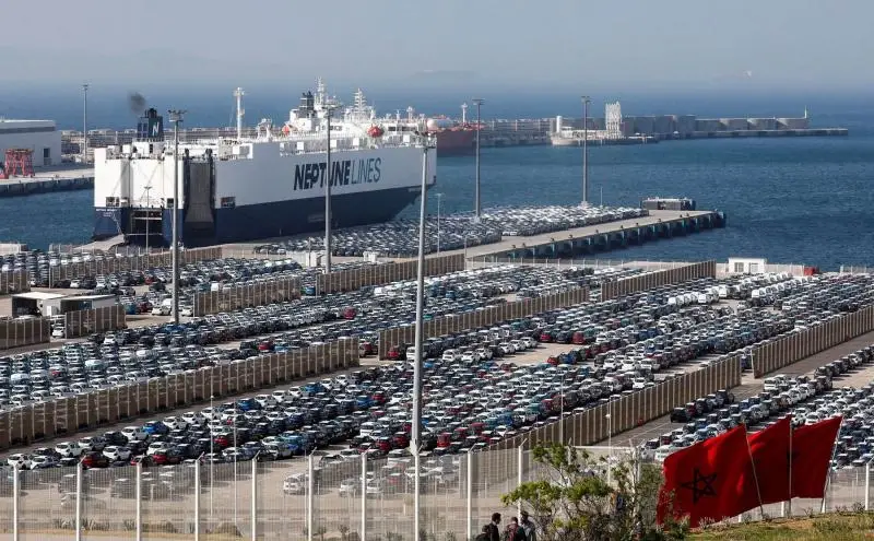 Organizza il viaggio da Genova a Tangeri Med: rotta e viaggio in traghetto